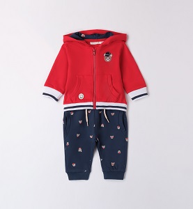 Костюмы и Комплекты